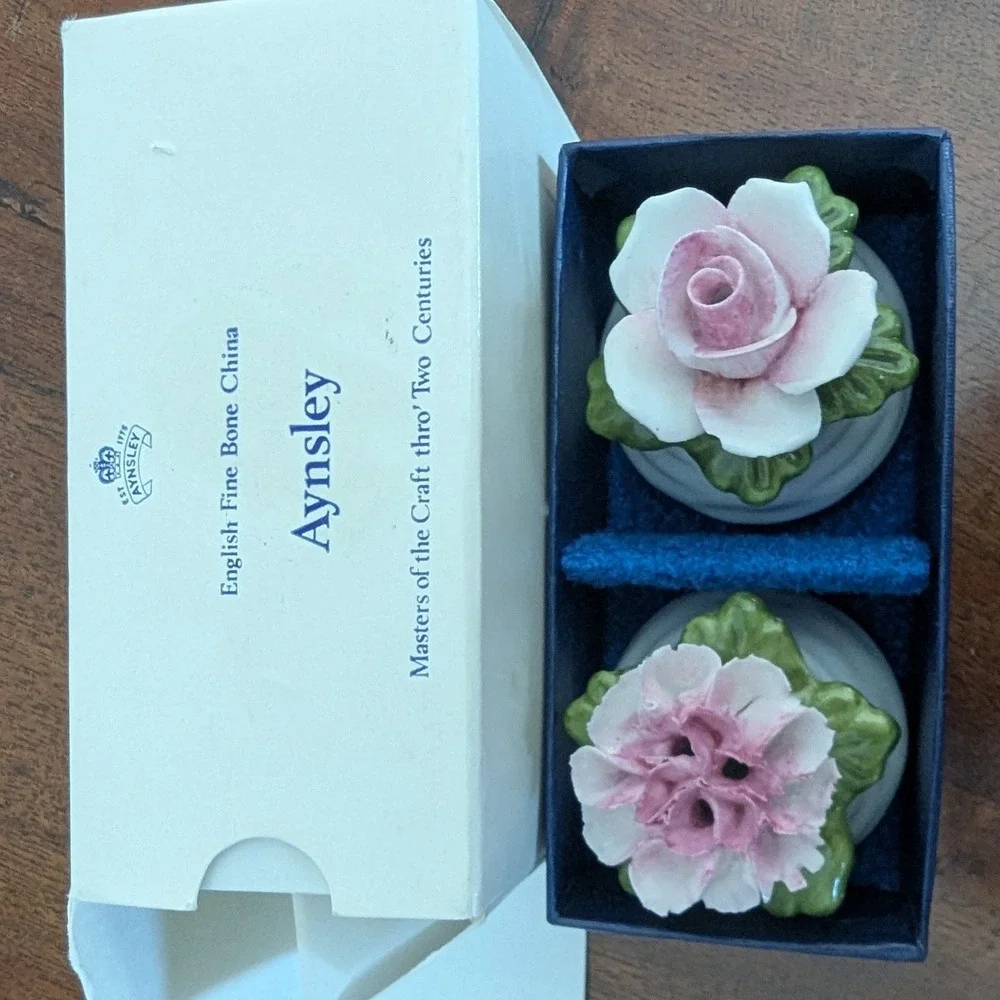 Vtg Aynsley Small Salt & Pepper‎ Shakers Pink Floral Bone China English Cottage